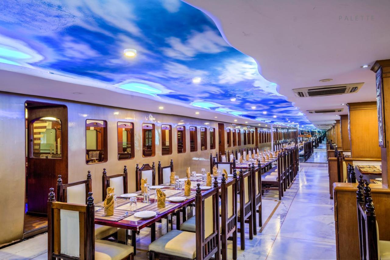 Golden Metro Hotel Бангалор Экстерьер фото